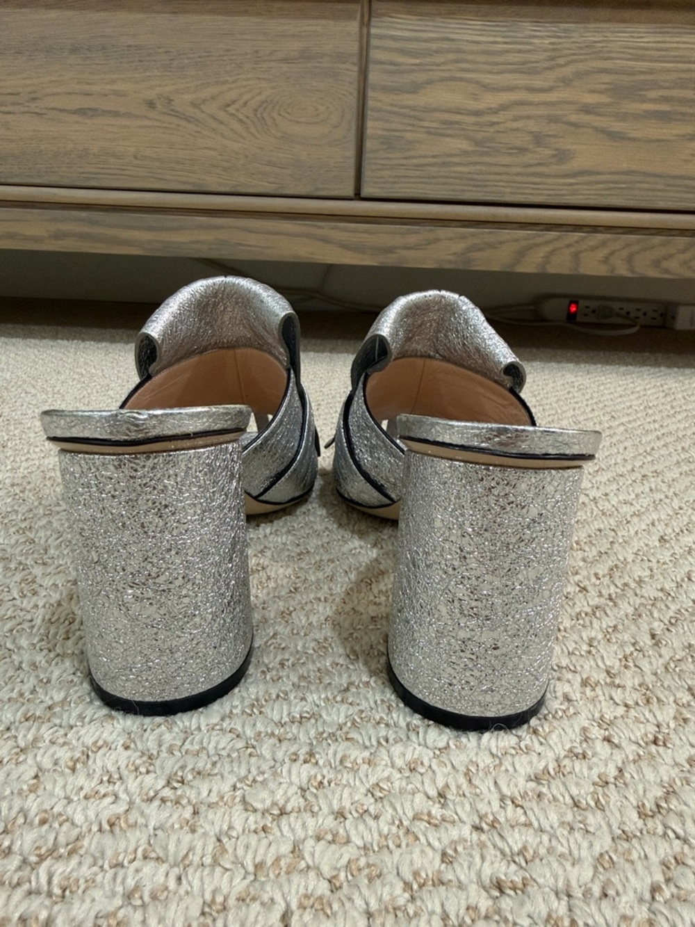 Gucci Marmont Kiltie Slides Metallic Silver leather size IT40/US 10 - Picture 3 of 7